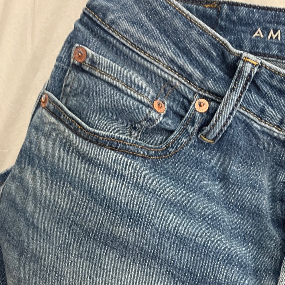 American Eagle Outfitters Women's Classic Blue Straight Leg Jeans - Picture 3 of 7